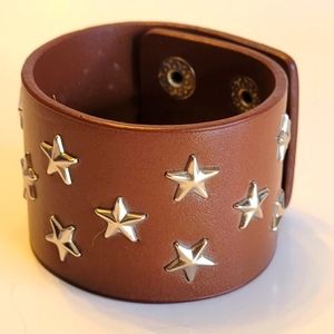 High Quality Star⭐️ Studded Brown Rich Leather Cuff Bracelet.